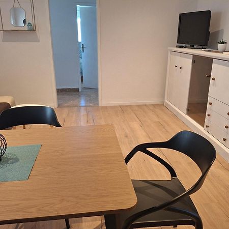Apartments Nina M Baška Voda Extérieur photo