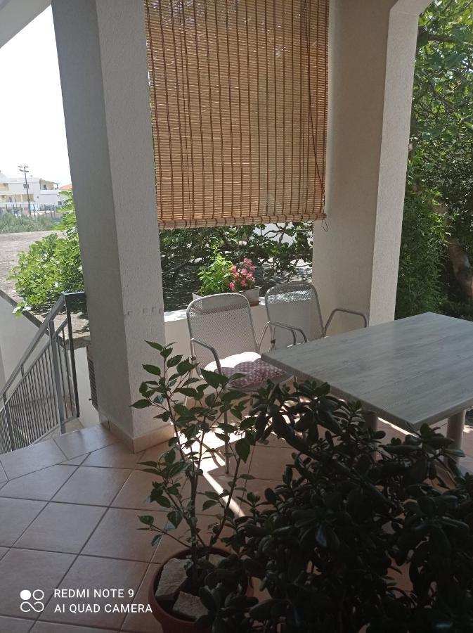Apartments Nina M Baška Voda Extérieur photo