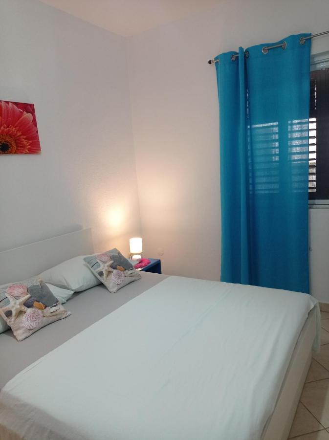Apartments Nina M Baška Voda Extérieur photo